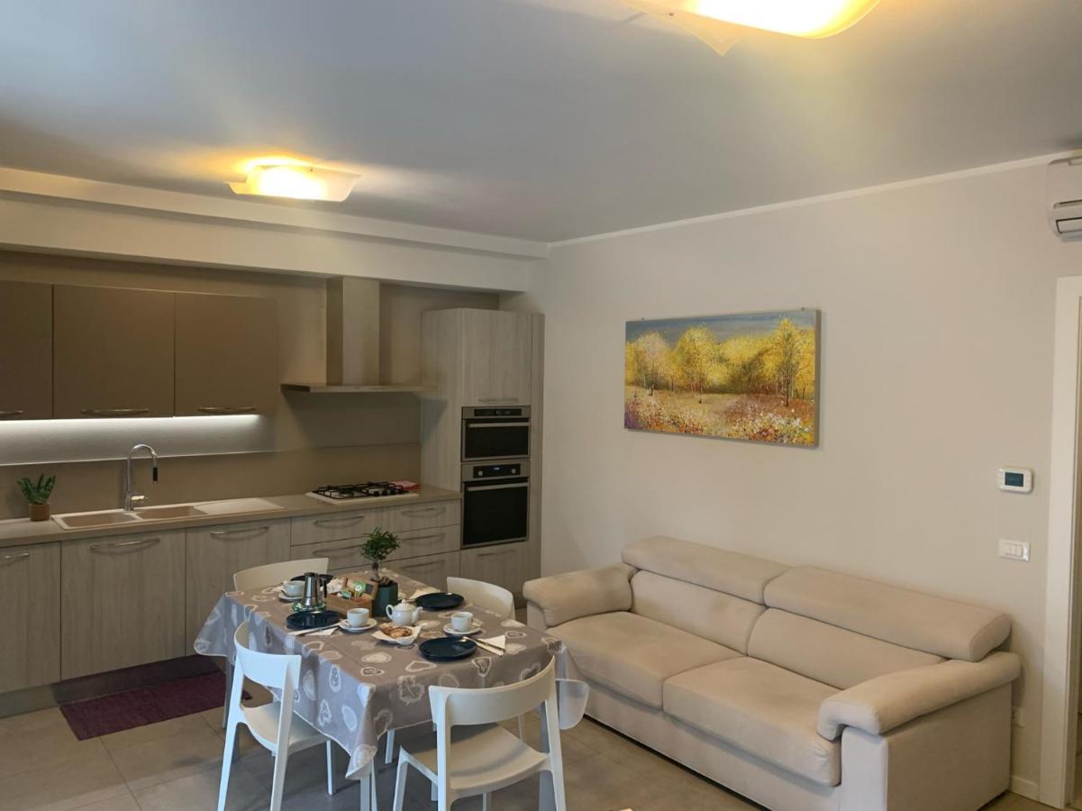 Le Noir Appartment Peschiera del Garda Esterno foto