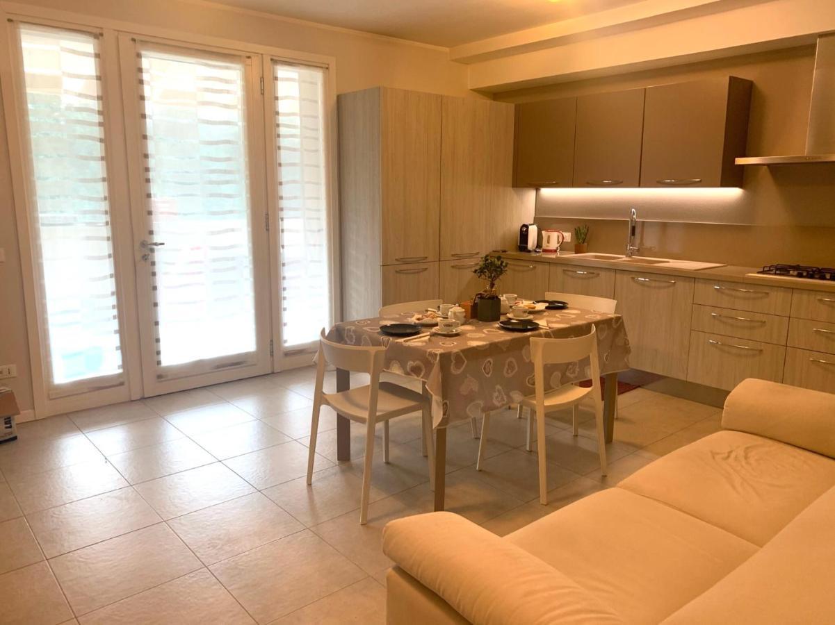 Le Noir Appartment Peschiera del Garda Esterno foto